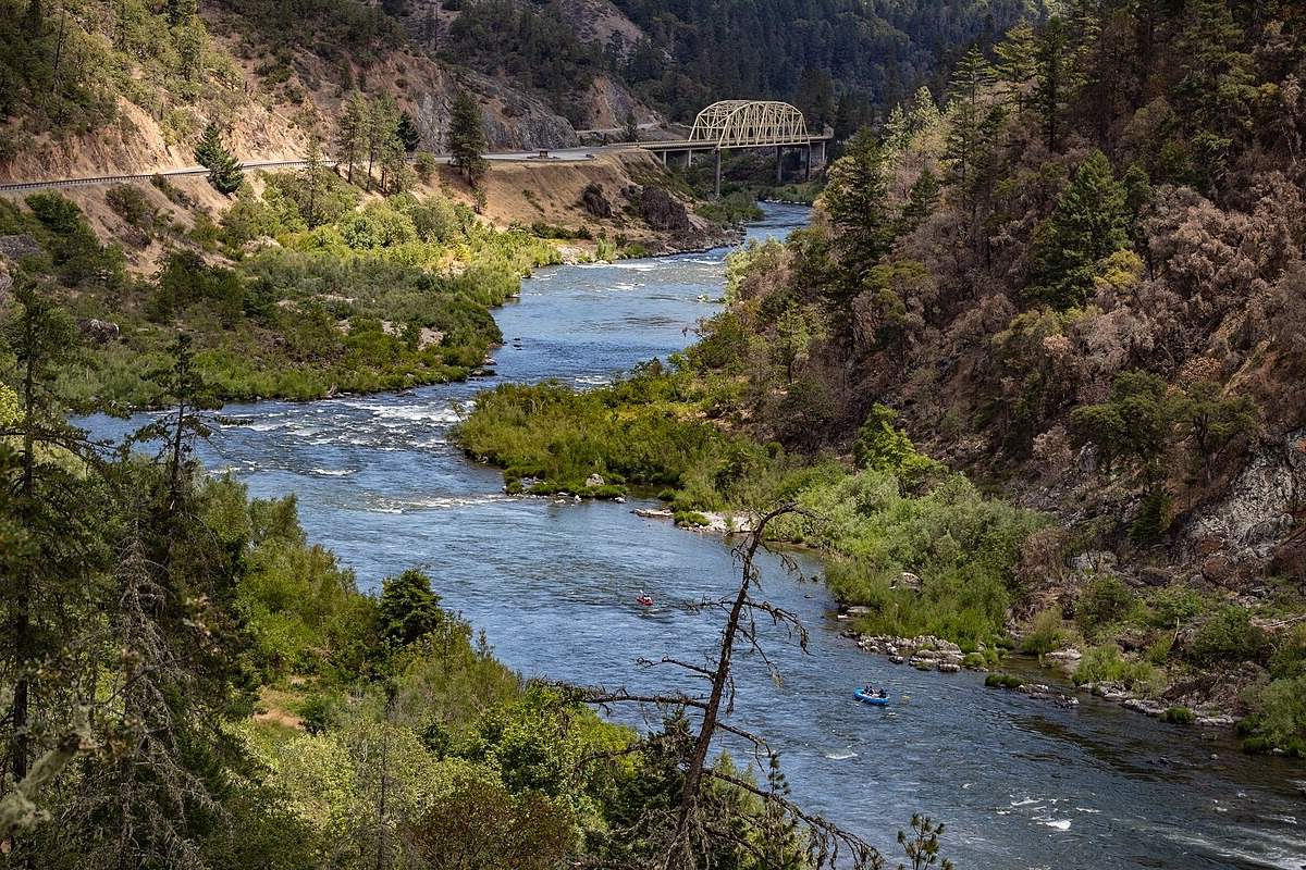 Thrilling-Whitewater-Adventures-On-Rogue-River thrilling-whitewater-adventures-on-rogue-river