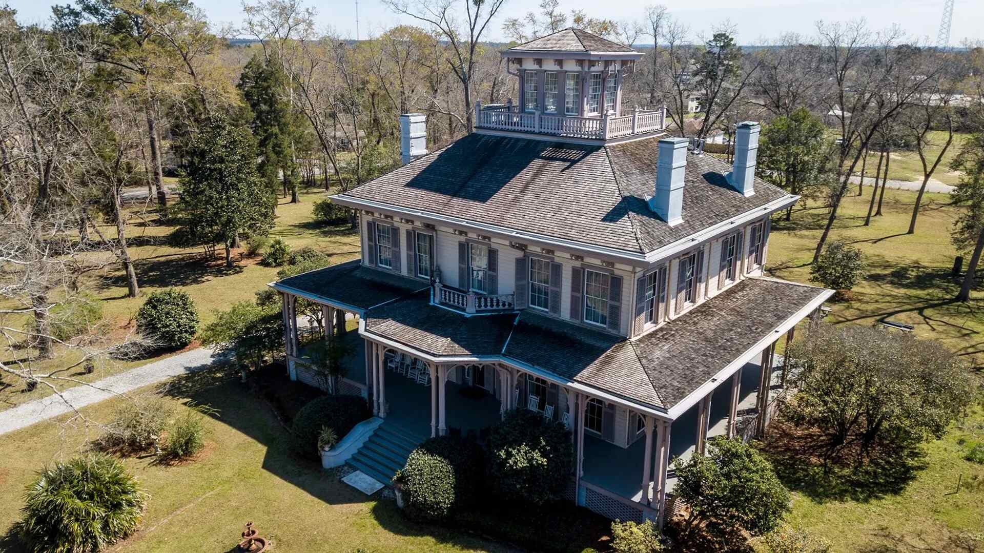 Timeless-Beauty-At-Fendall-Hall timeless-beauty-at-fendall-hall