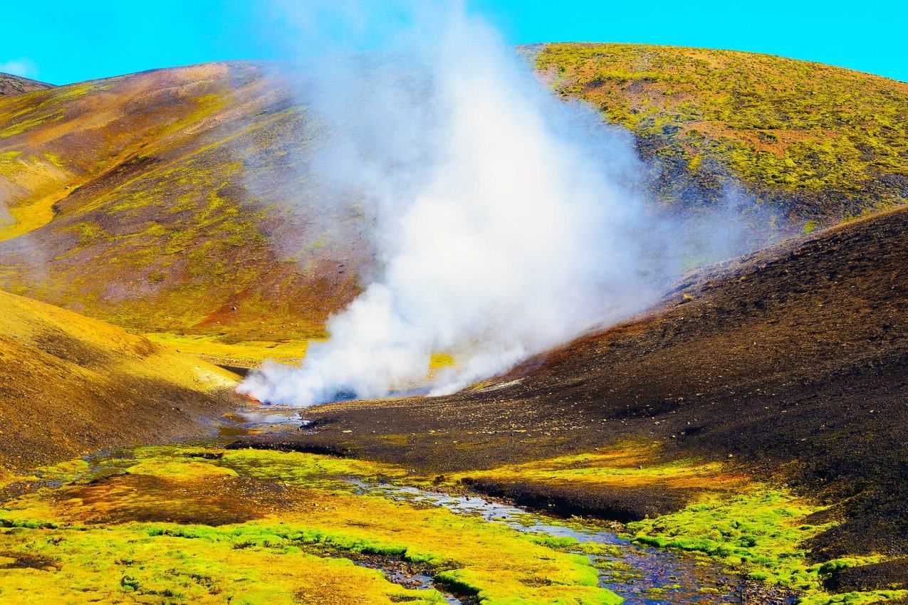 unique-geothermal-wonders-that-defy-belief