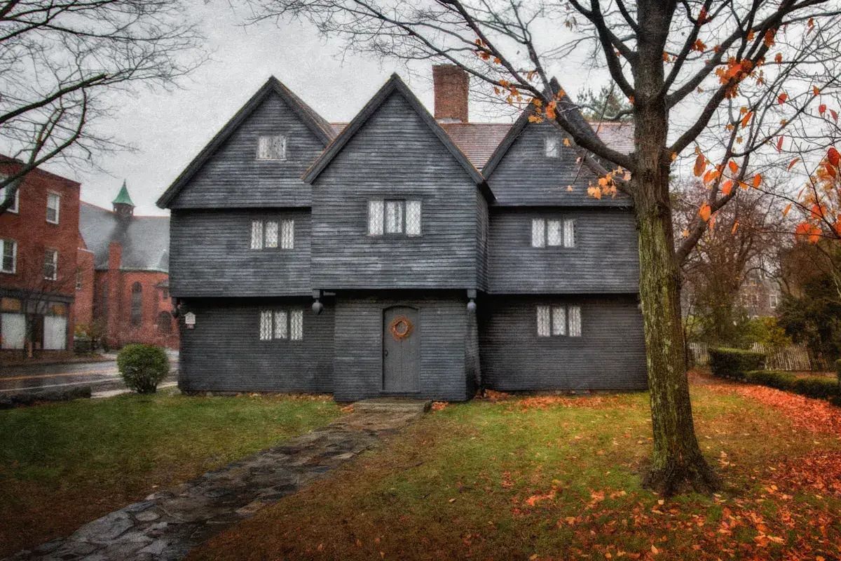 unveil-the-mysteries-of-salems-witch-house