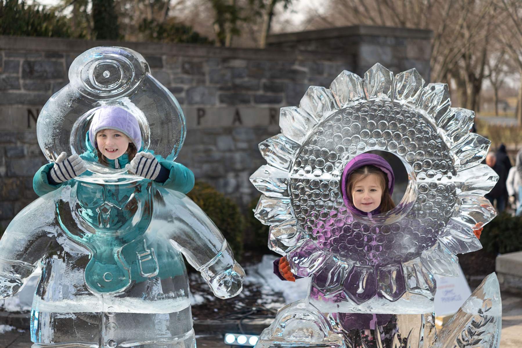 Vibrant-Ice-Festivals-With-Stunning-Sculptures vibrant-ice-festivals-with-stunning-sculptures