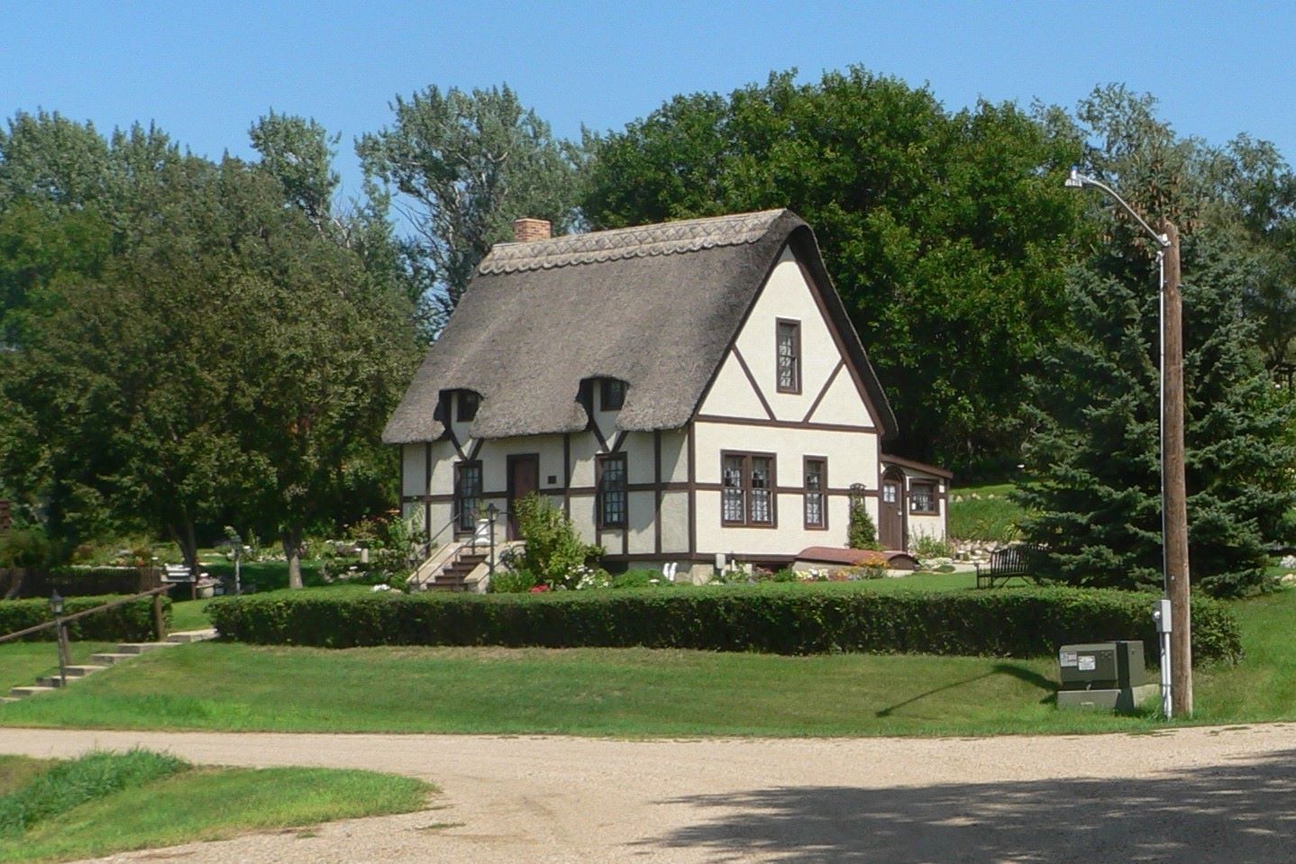 wessington-springs-enchanting-shakespeare-garden-awaits