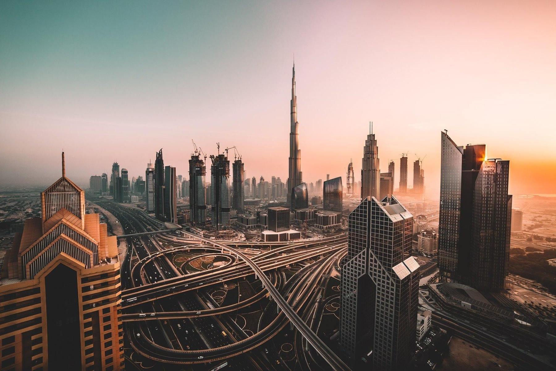 what-makes-dubais-wealth-so-astonishing