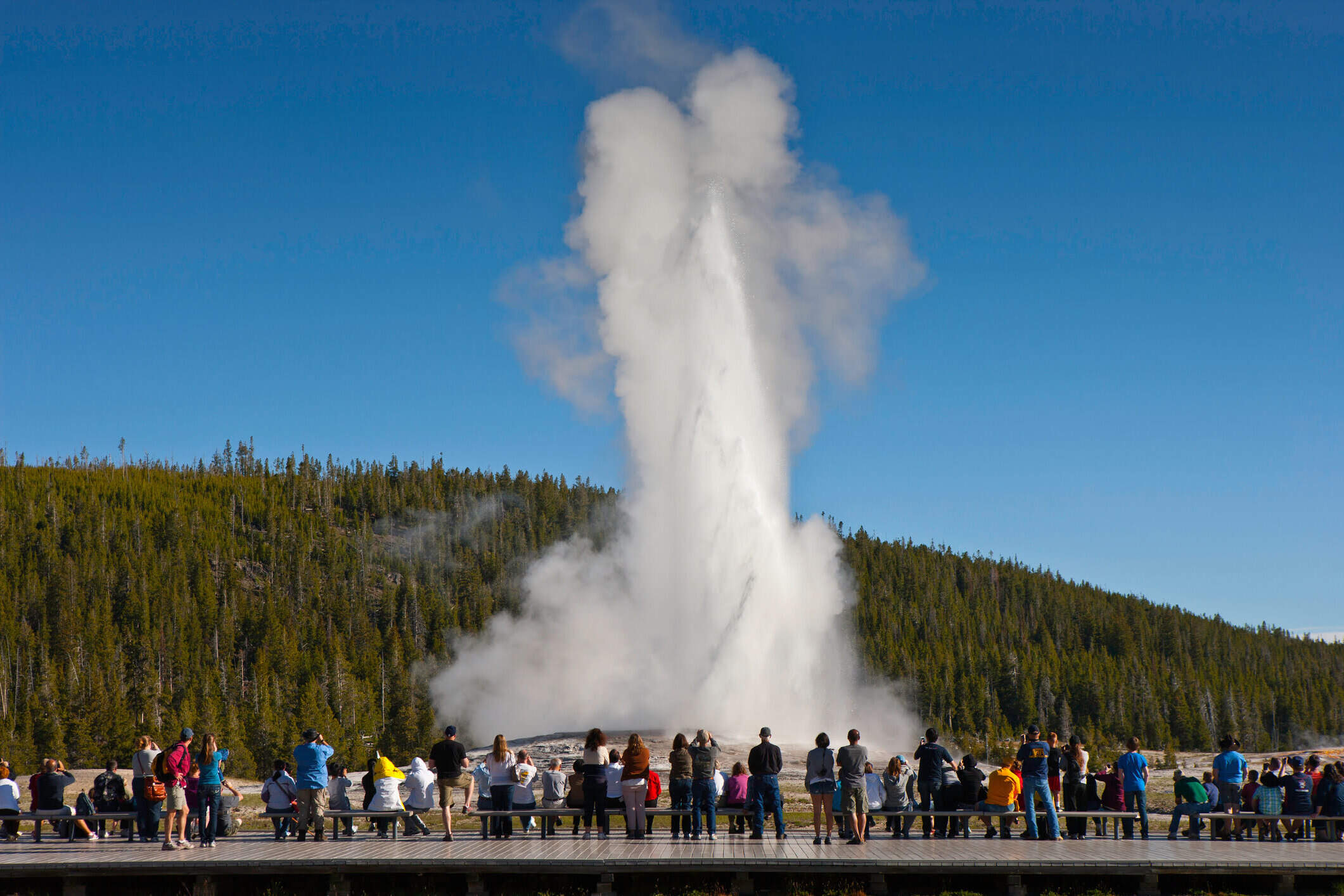 Yellowstone-Old-Faithful-8211-Nature8217s-Timely-Spectacle yellowstone-old-faithful-natures-timely-spectacle