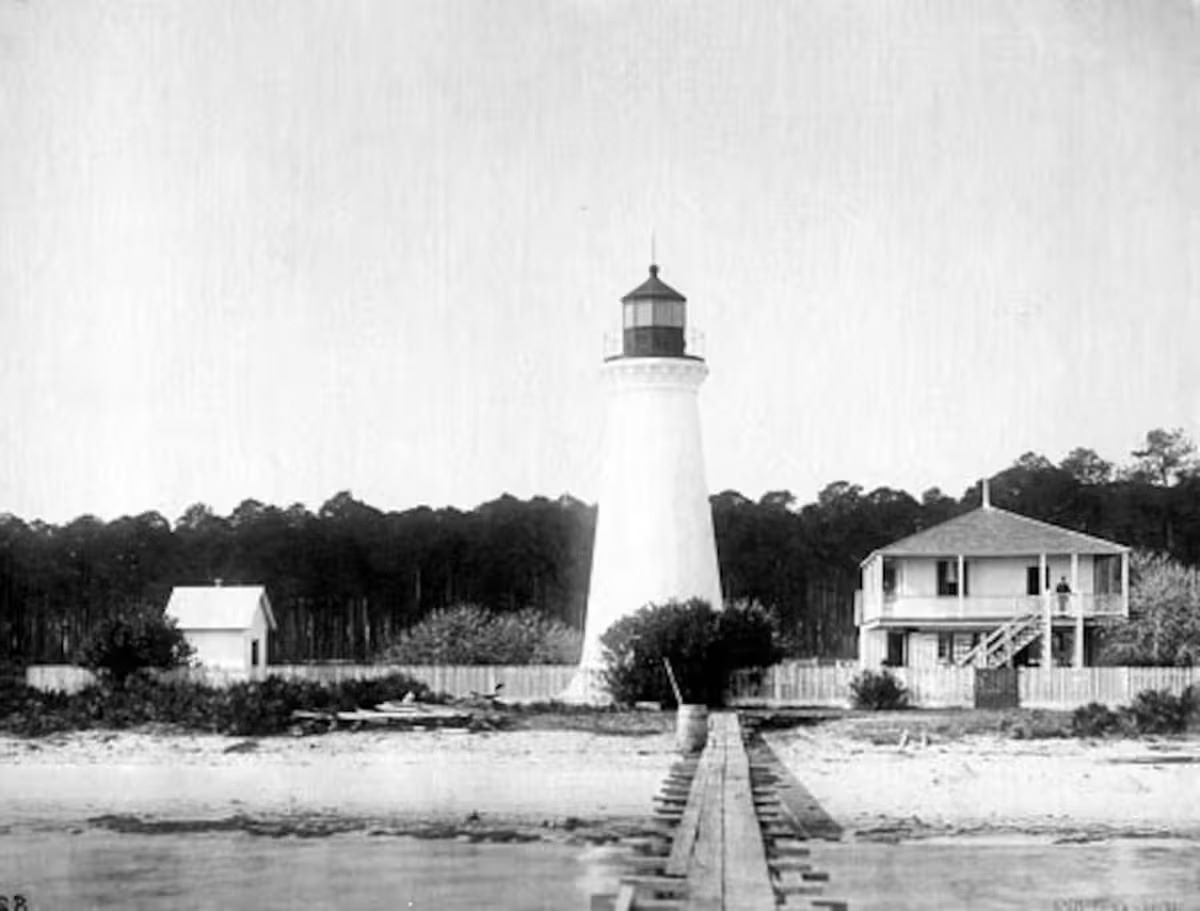 americas-lost-lighthouses-forgotten-pier-head-lights-of-the-mississippi-river