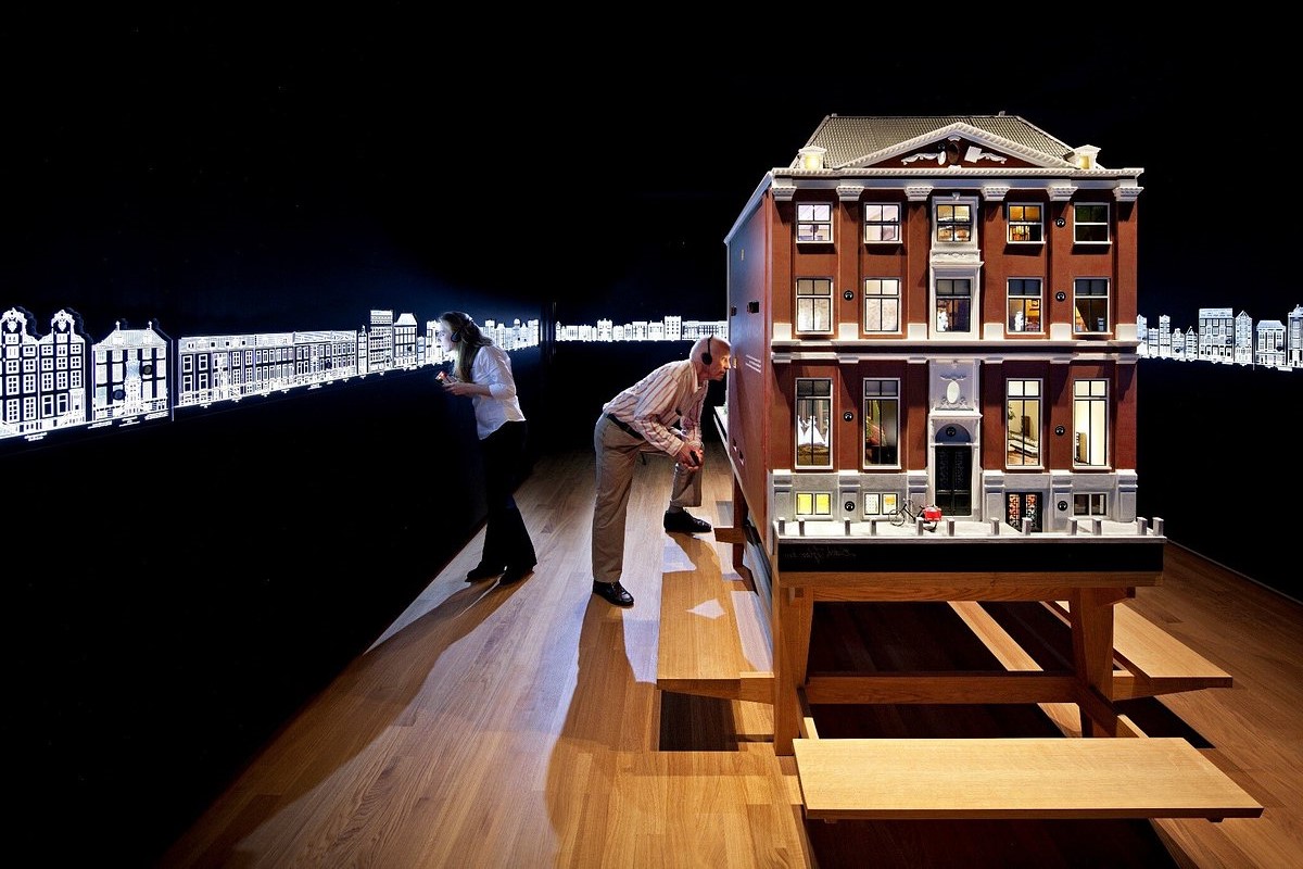 amsterdams-hidden-canal-house-museums