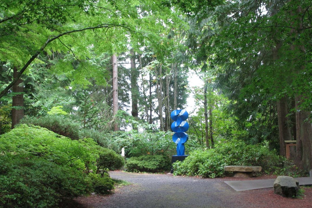 bellinghams-enchanting-big-rock-garden-park-adventure