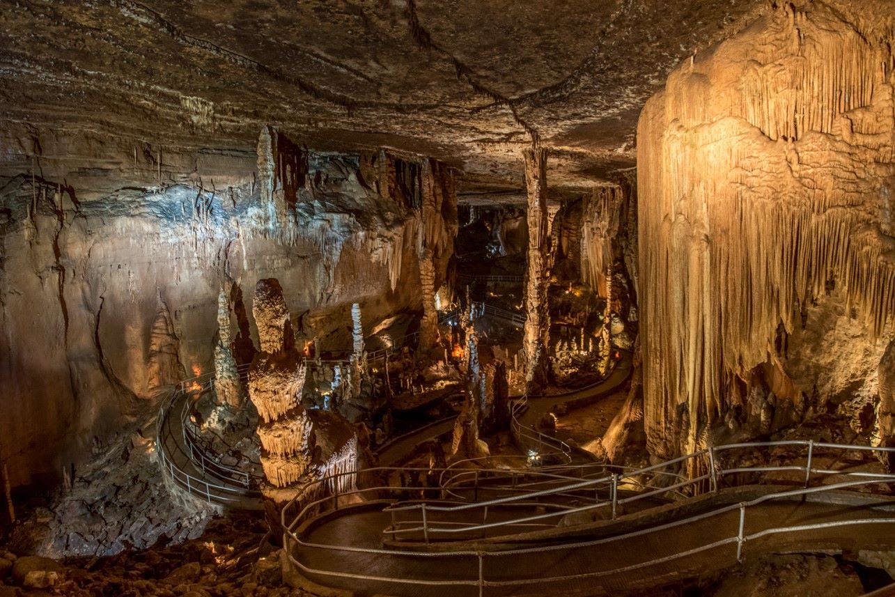 Blanchard-Springs-Caverns-A-Hidden-Underground-Wonderland blanchard-springs-caverns-a-hidden-underground-wonderland