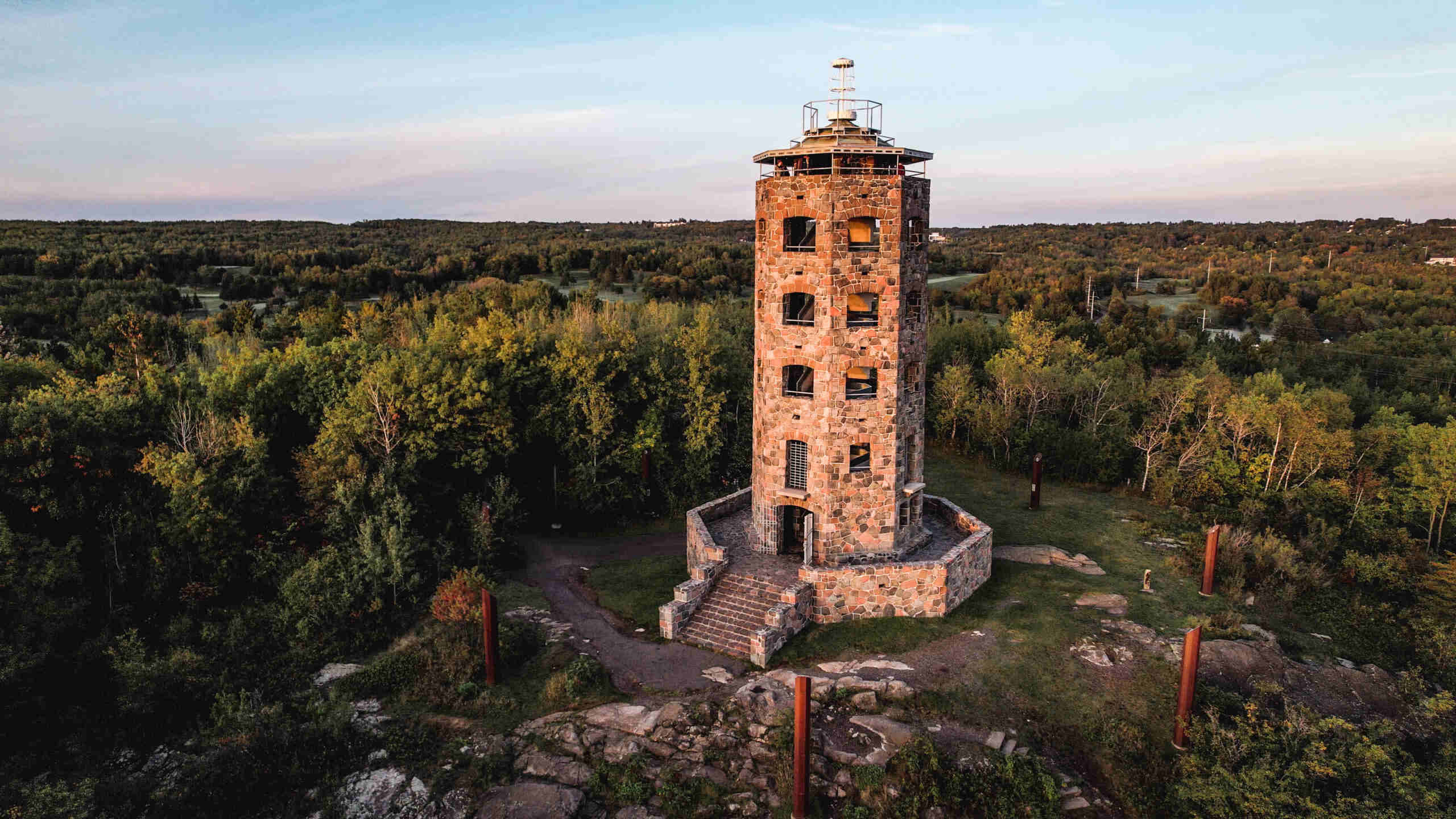 breathtaking-panoramas-at-duluths-enger-tower-park