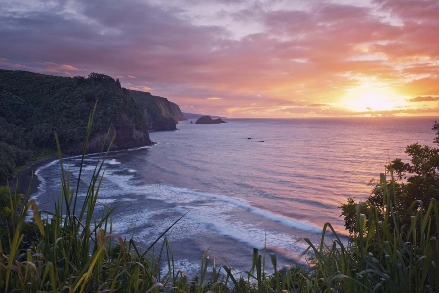 breathtaking-views-at-big-islands-pololu-valley-lookout