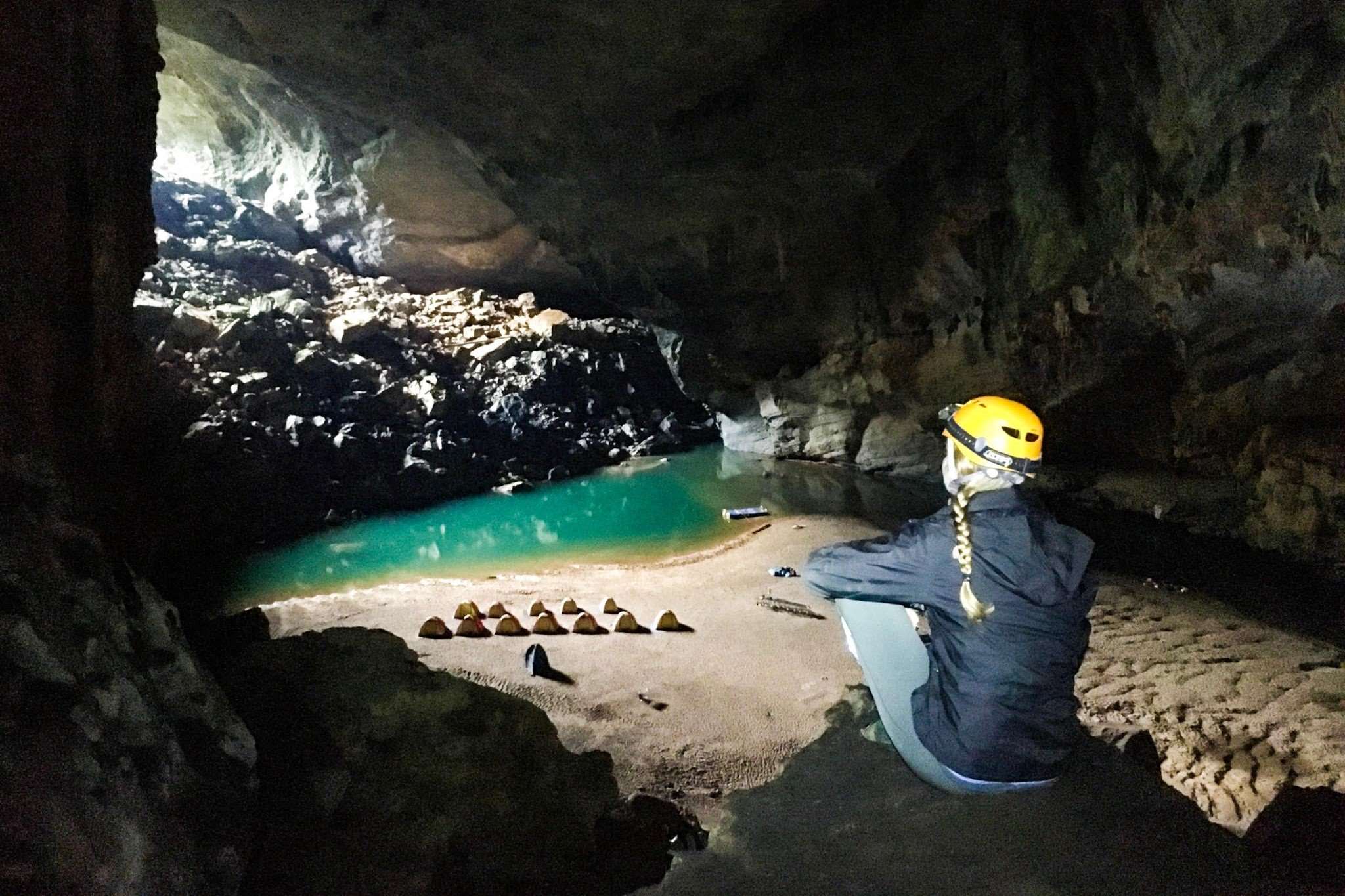 Camping-Adventure-In-Vietnam8217s-Hang-En-Cave camping-adventure-in-vietnams-hang-en-cave