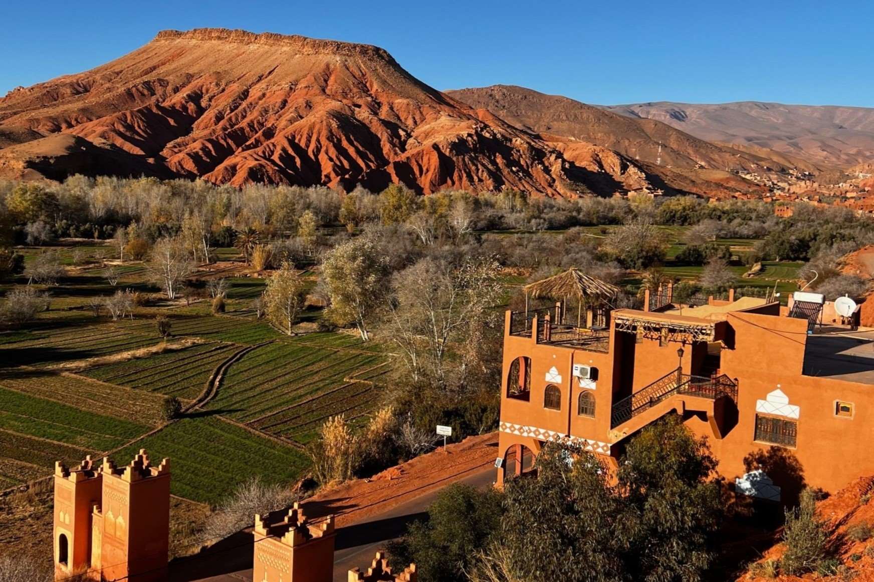 daring-drive-through-dades-gorge-morocco