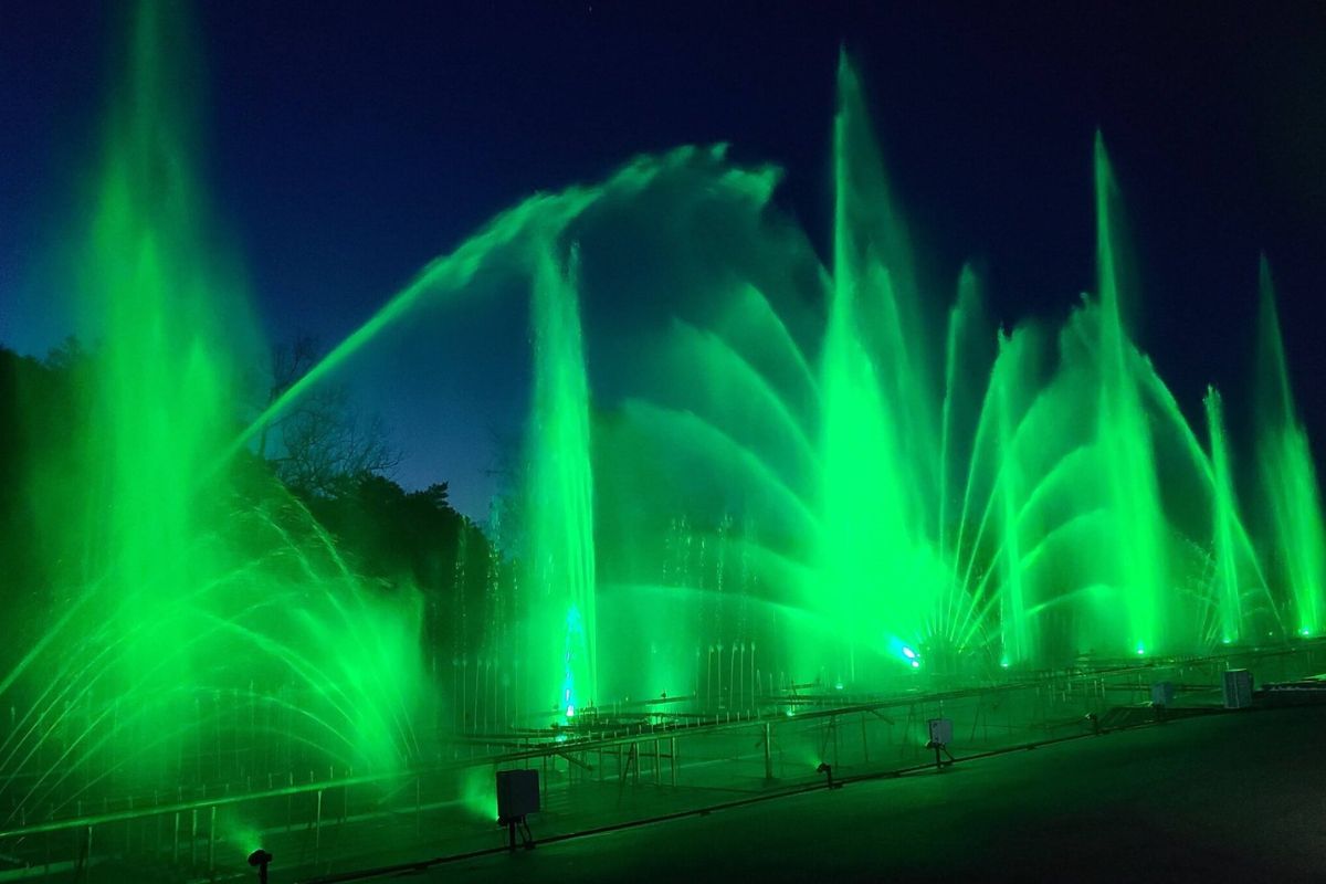 dazzling-lights-at-grand-havens-musical-fountain