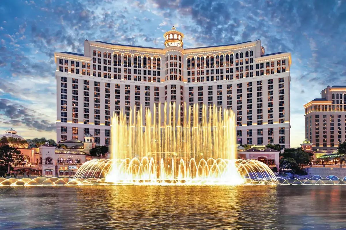 Dazzling-Spectacle-At-The-Fountains-Of-Bellagio dazzling-spectacle-at-the-fountains-of-bellagio
