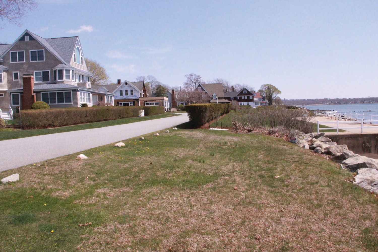 Dig-For-Treasure-At-Buttonwoods-Beach dig-for-treasure-at-buttonwoods-beach