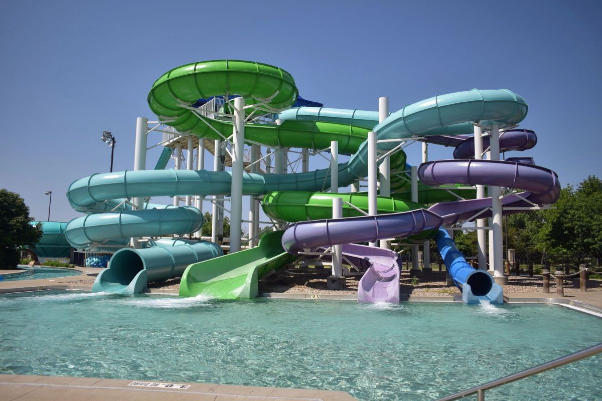 dive-into-fun-at-kenwood-cove-aquatic-park