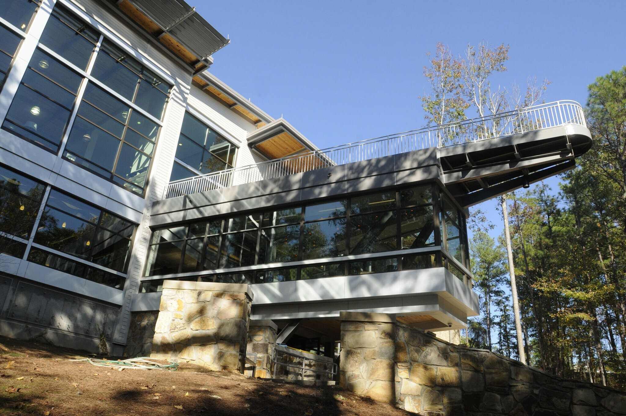 enchanting-escapes-at-vestavia-hills-library-in-the-forest