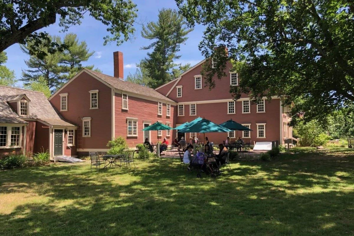 enchanting-history-awaits-at-longfellows-wayside-inn