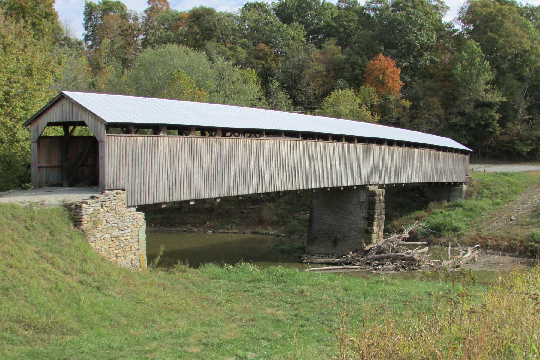 enchanting-romance-at-zion-covered-bridge