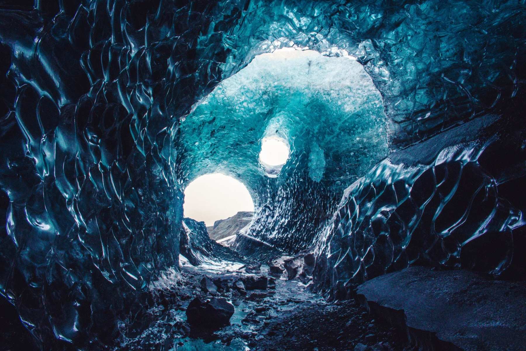 Exploring-Iceland8217s-Vatnajökull-Ice-Caves exploring-icelands-vatnajokull-ice-caves