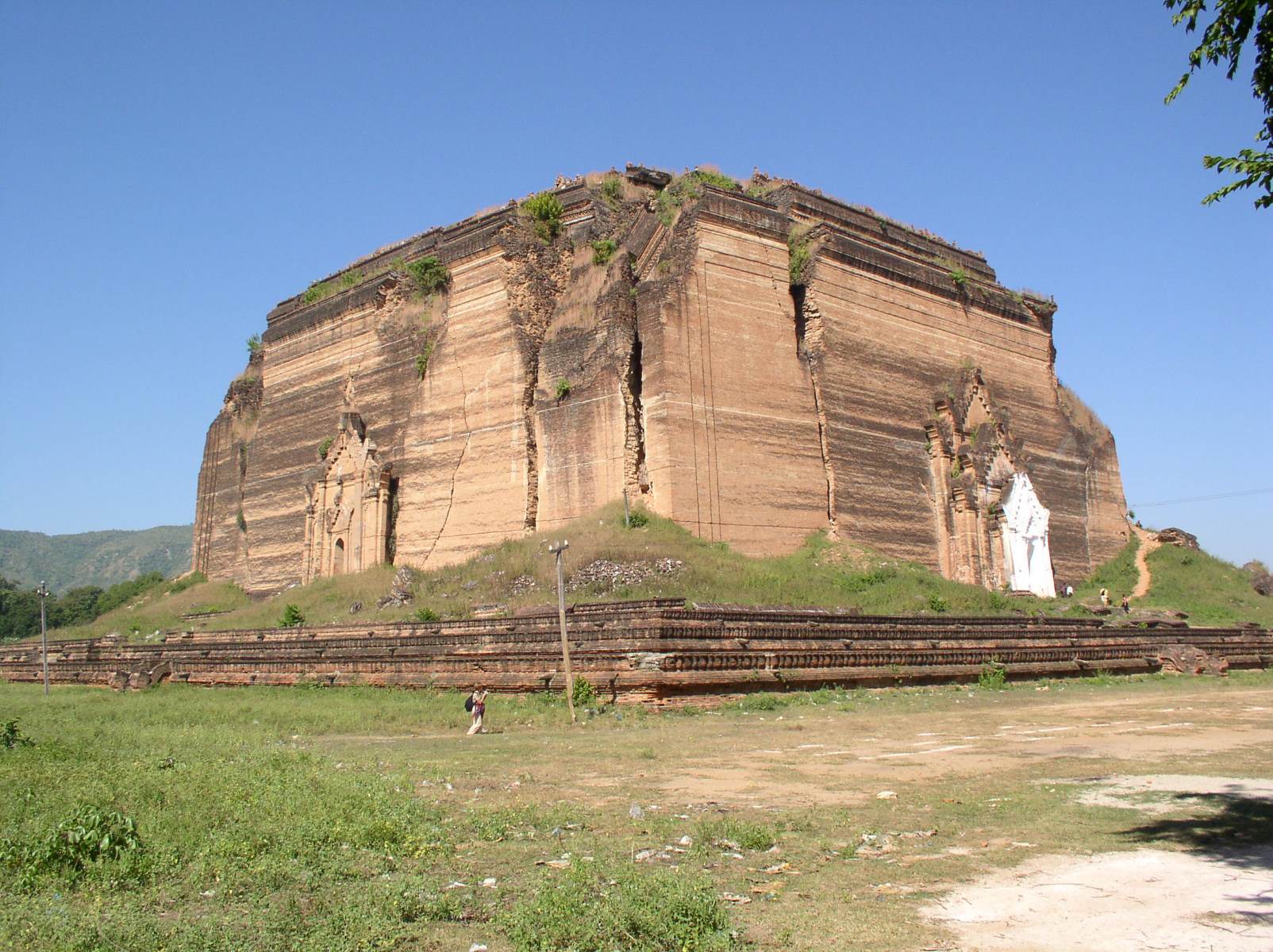 Exploring-Mingun-Pahtodawgyi-Ruins exploring-mingun-pahtodawgyi-ruins