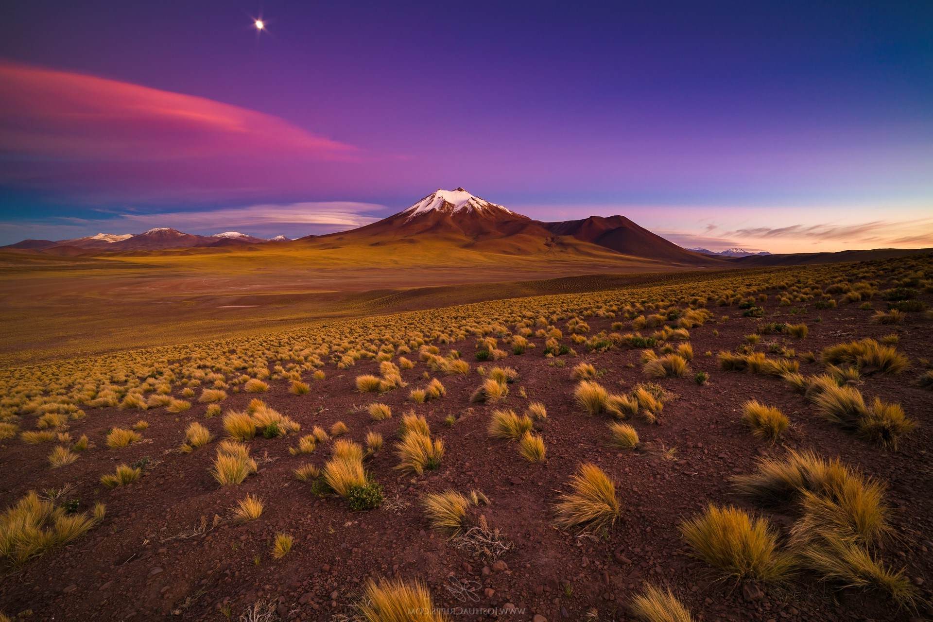 Floating-At-Sunset-In-Chile8217s-Atacama-Desert floating-at-sunset-in-chiles-atacama-desert
