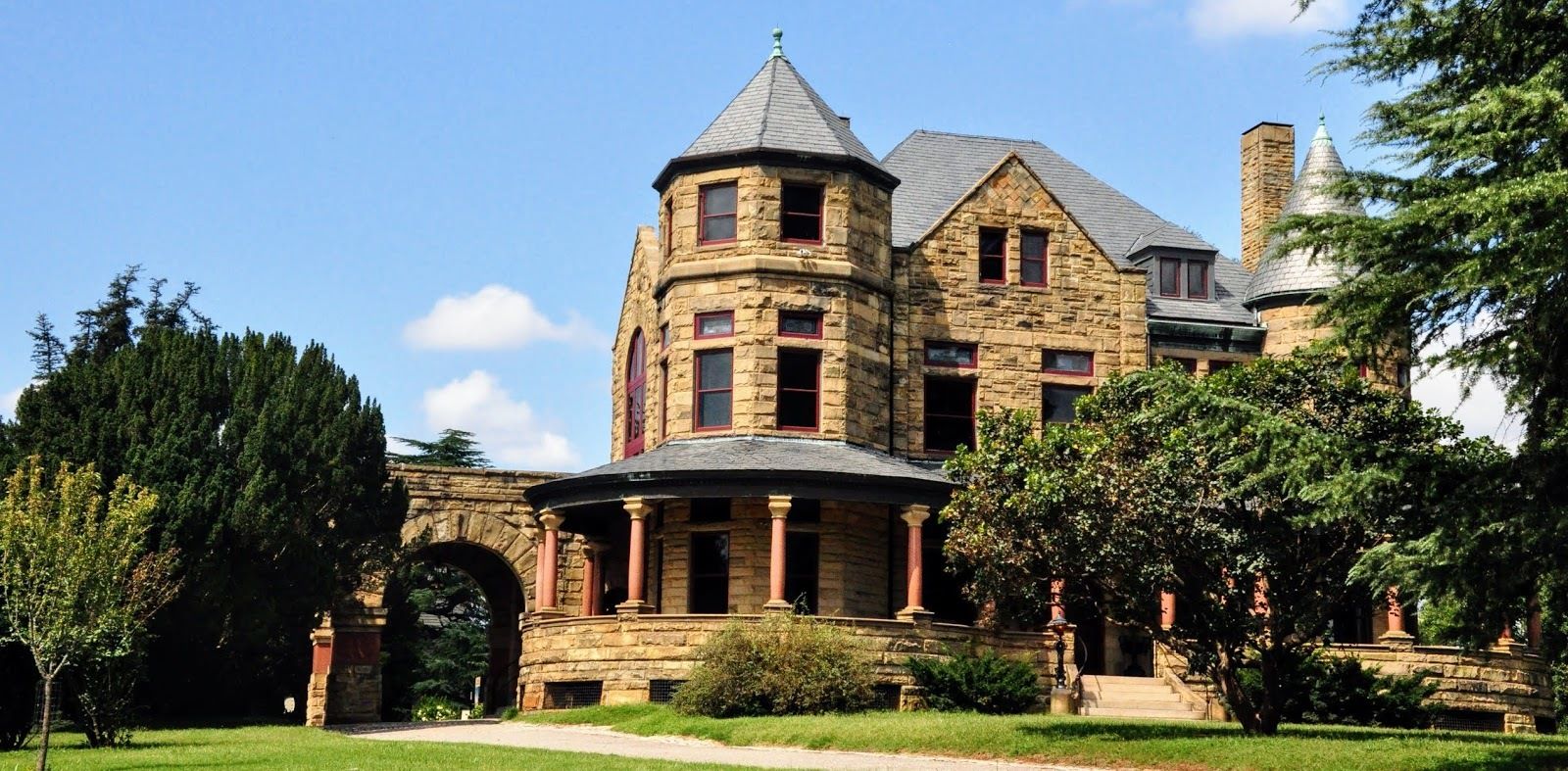 gilded-age-splendor-at-victoria-mansion