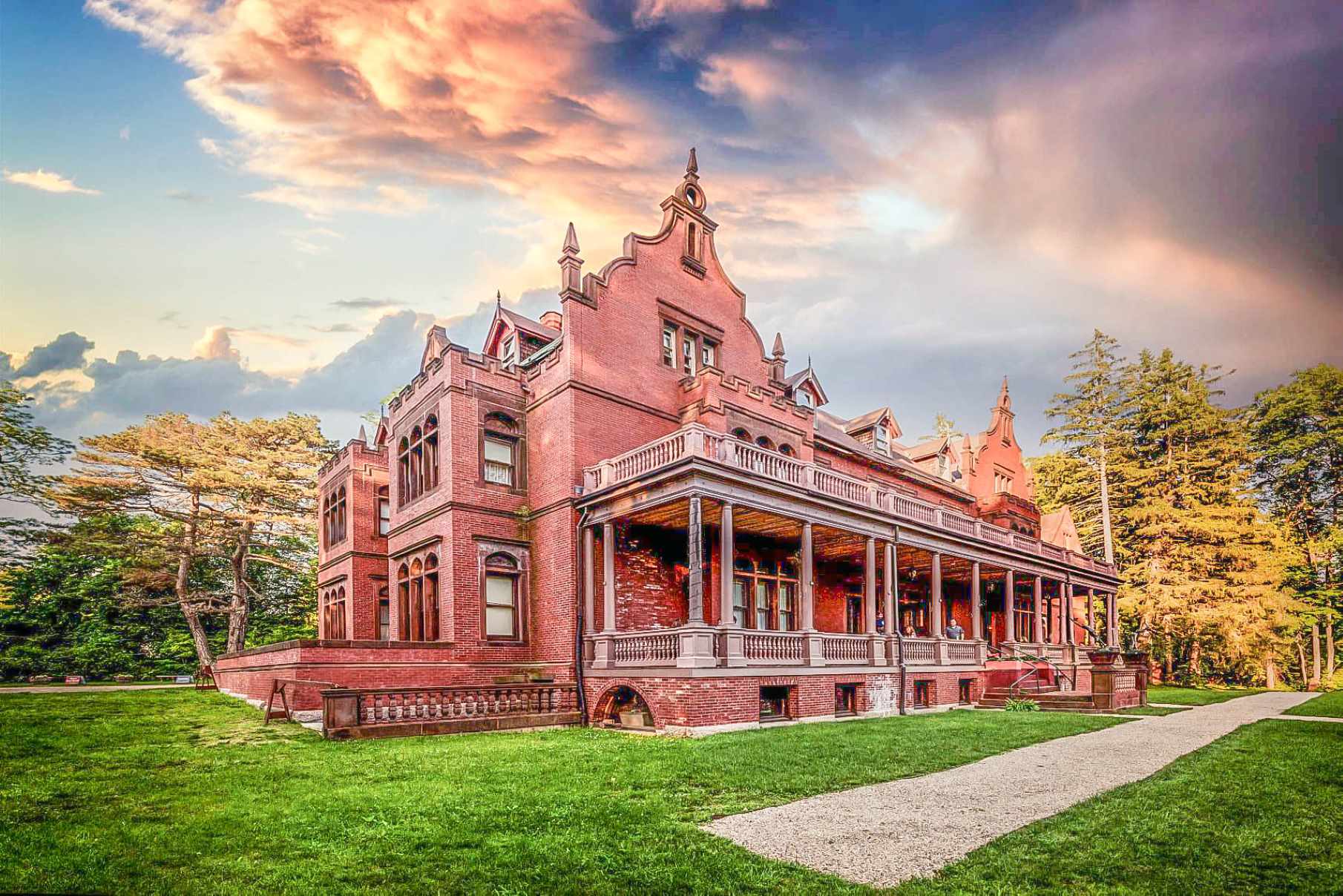 glimpse-grandeur-at-lenoxs-ventfort-hall-mansion