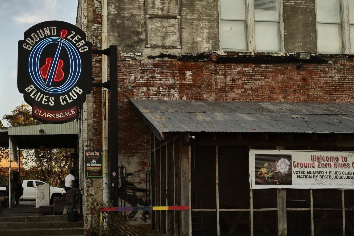 groove-at-clarksdales-ground-zero-blues-club