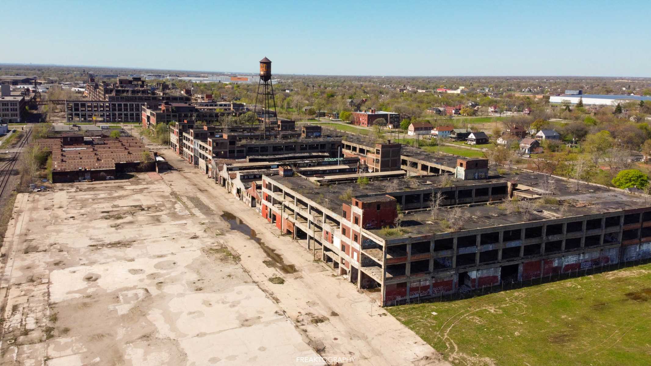 Hidden-Factory-Ruins-Of-Detroit hidden-factory-ruins-of-detroit