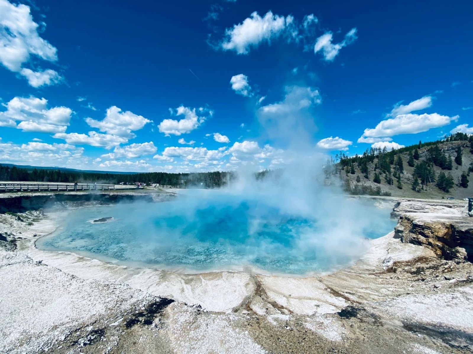 Hidden-Geothermal-Wonders-Beyond-Yellowstone hidden-geothermal-wonders-beyond-yellowstone
