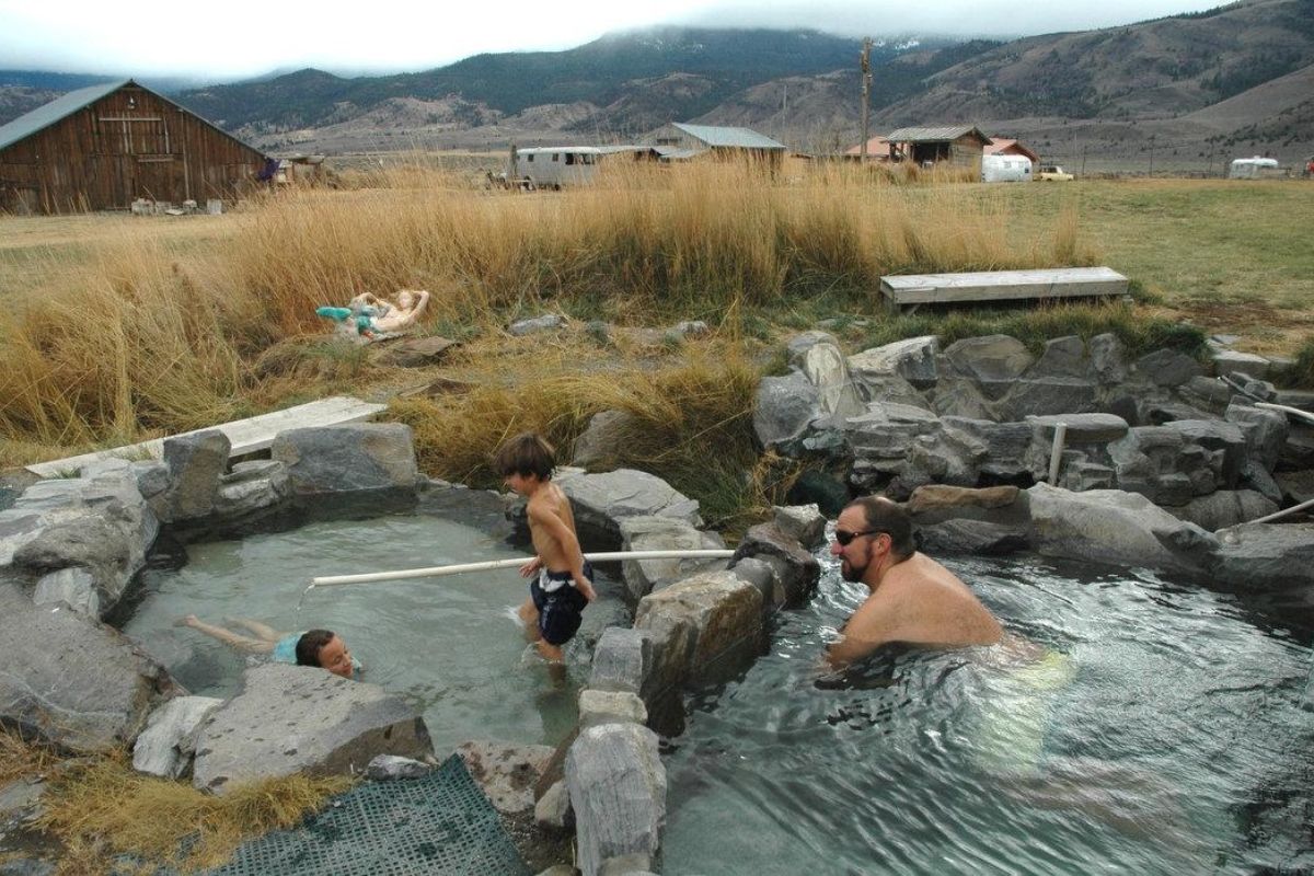 hidden-high-desert-hot-springs-of-oregon