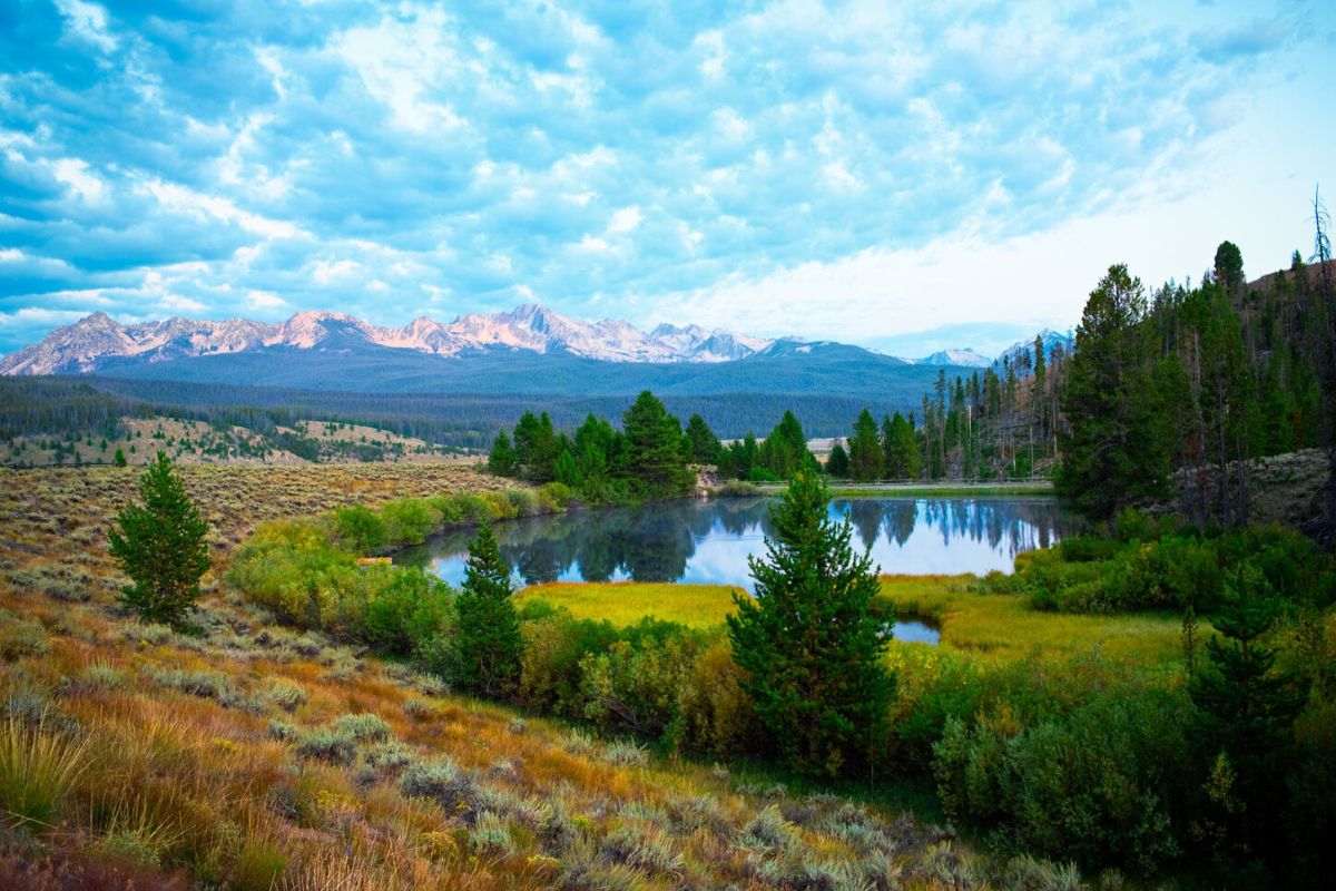 hidden-peaks-of-the-sawtooth-range