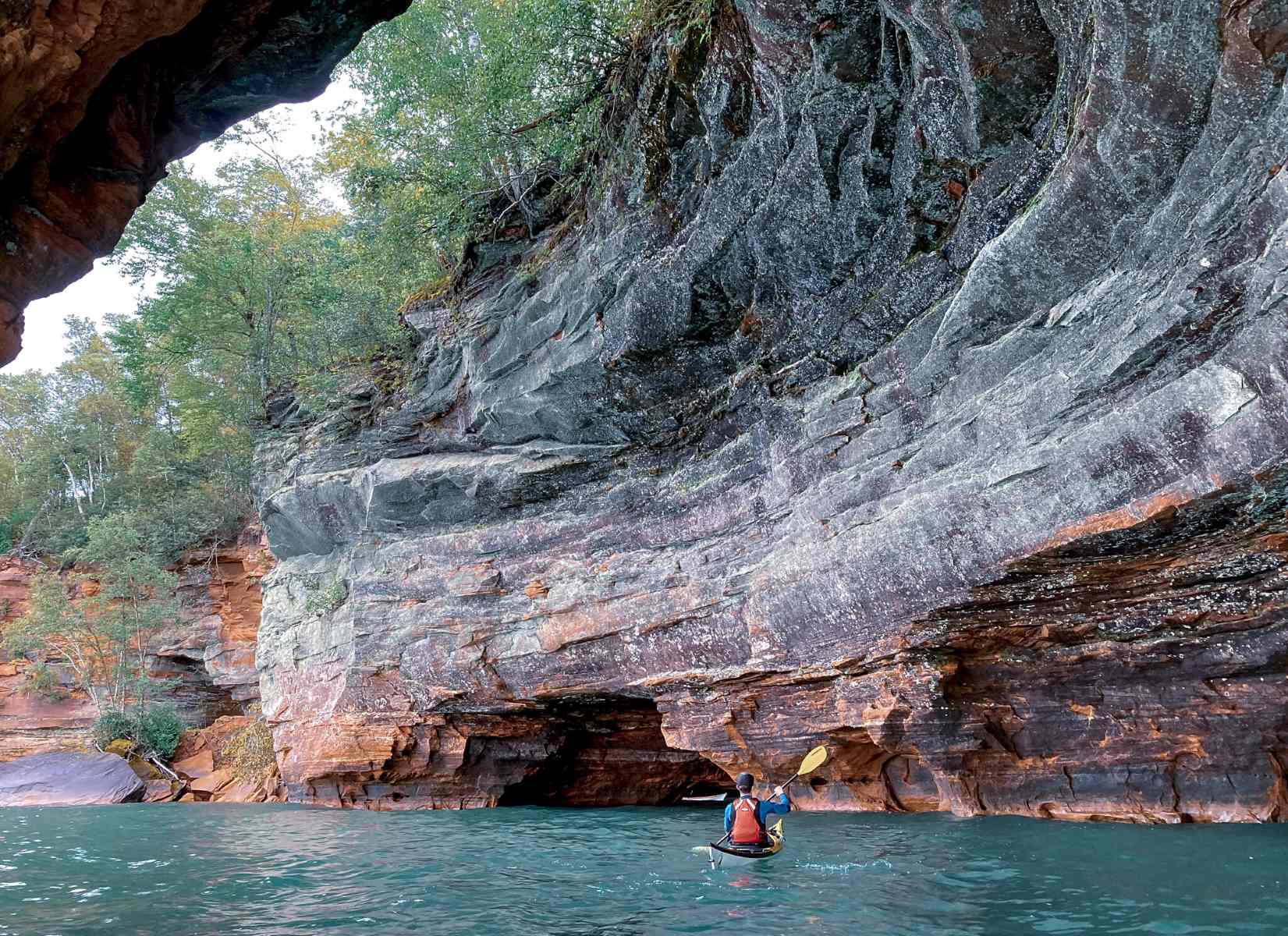 hidden-sea-caves-of-the-apostle-islands