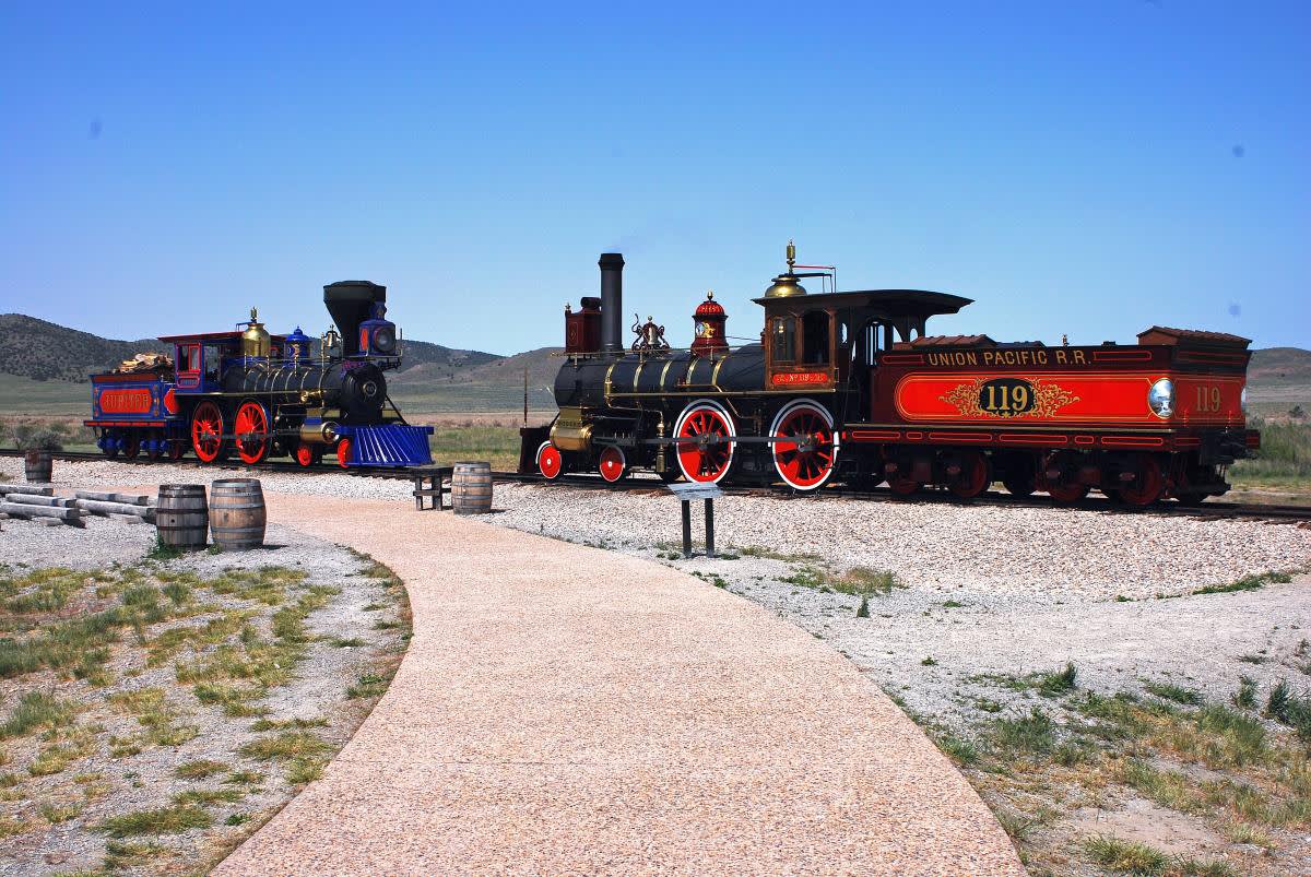 Hidden-Transcontinental-Railroad-Towns-Of-The-West hidden-transcontinental-railroad-towns-of-the-west
