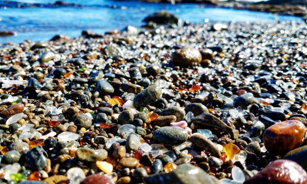 hidden-treasures-of-fort-braggs-glass-beaches