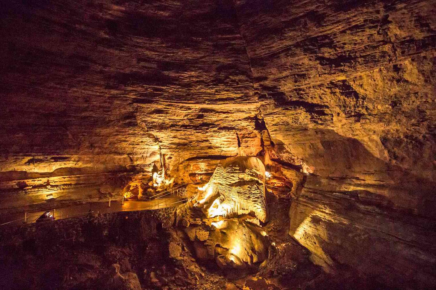 hidden-underground-caves-of-missouri