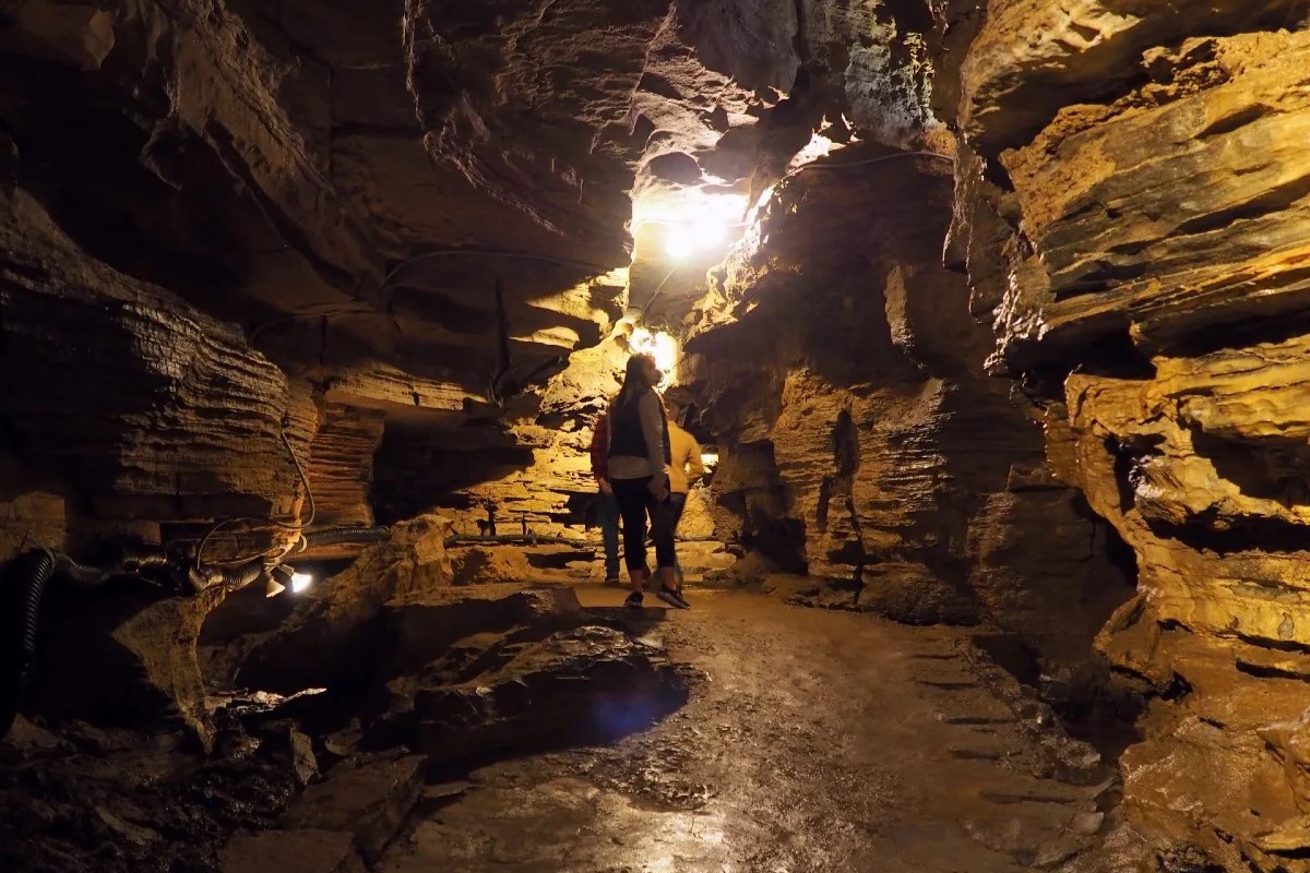 Hidden-Underground-Caves-Of-New-York hidden-underground-caves-of-new-york