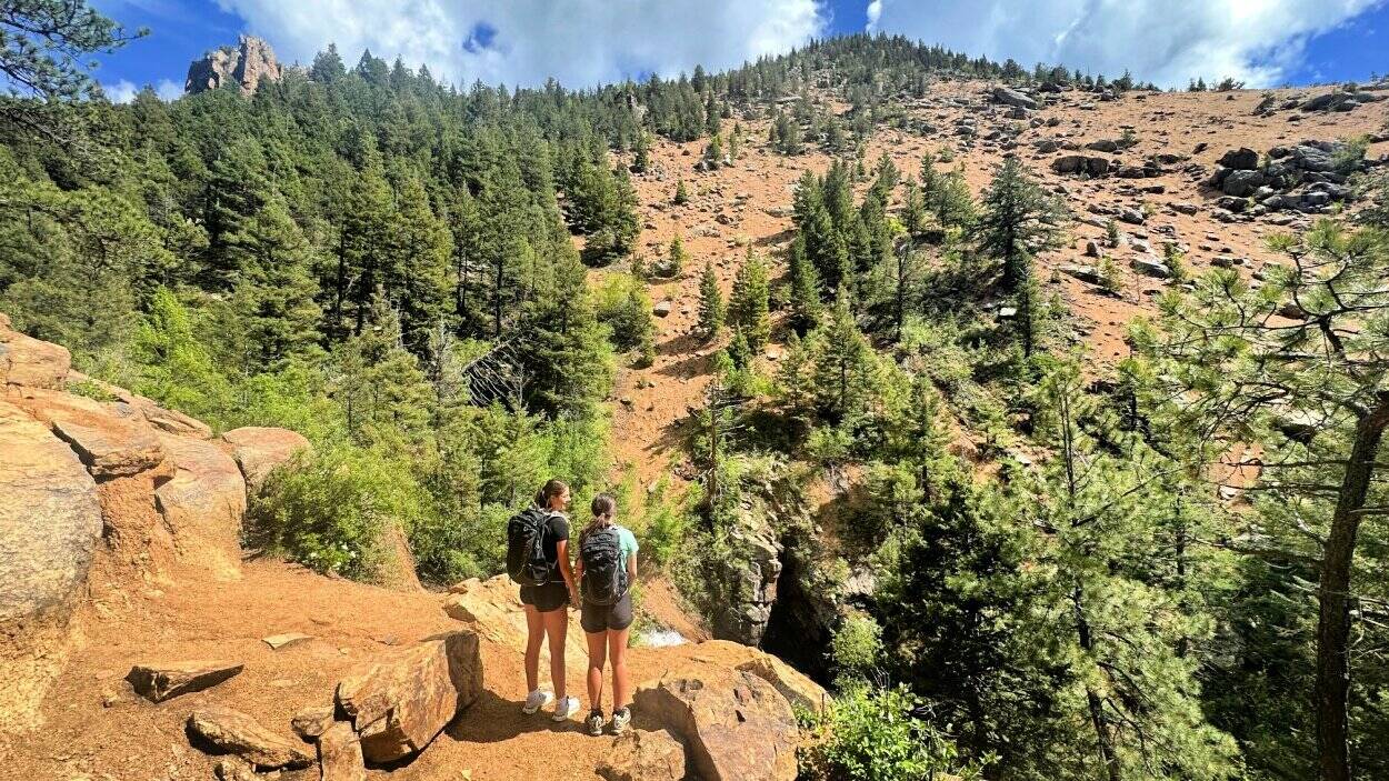 hike-the-thrilling-trails-of-cheyenne-mountain-state-park