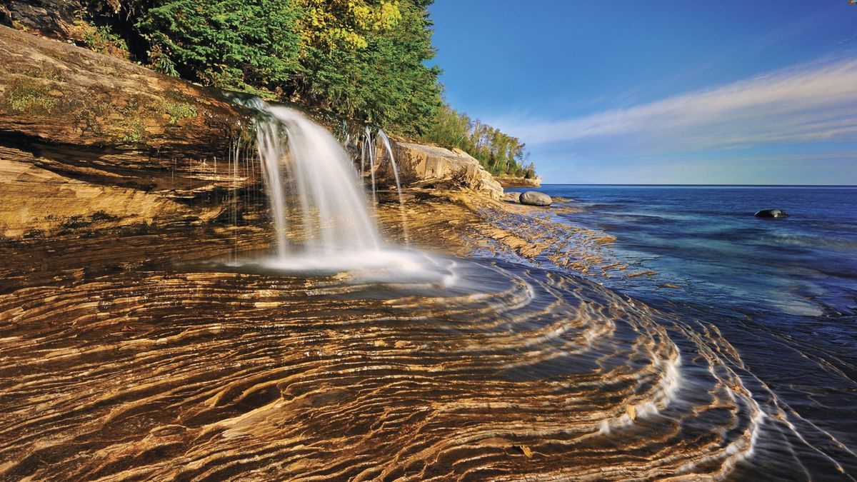 hiking-adventure-in-hiawatha-national-forest