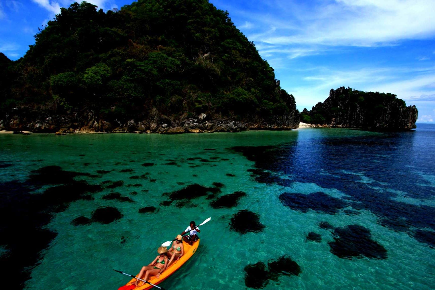 Kayaking-The-Hidden-Twin-Lagoon-In-Coron kayaking-the-hidden-twin-lagoon-in-coron