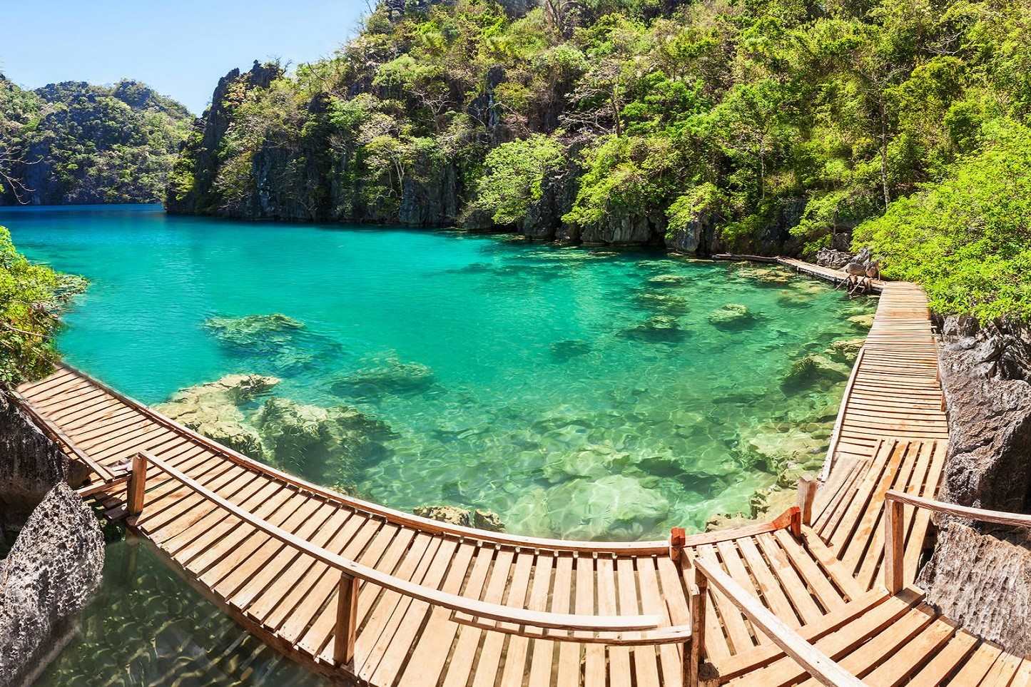 kayangan-lake-dip-in-the-philippines