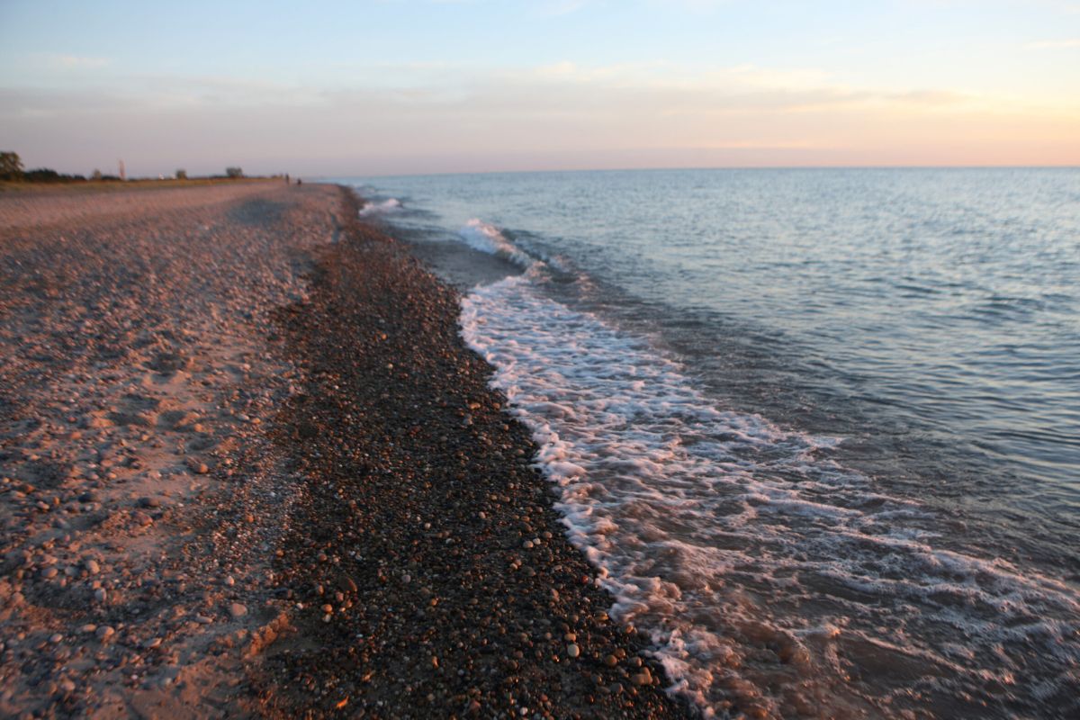 lake-michigans-hidden-gem-at-illinois-beach-state-park