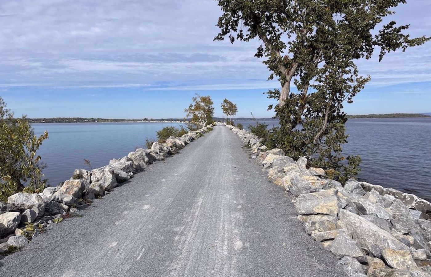 lakeside-adventure-on-burlingtons-bike-path