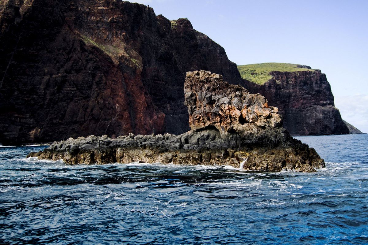 lanais-enigmatic-kaunolu-village-ruins