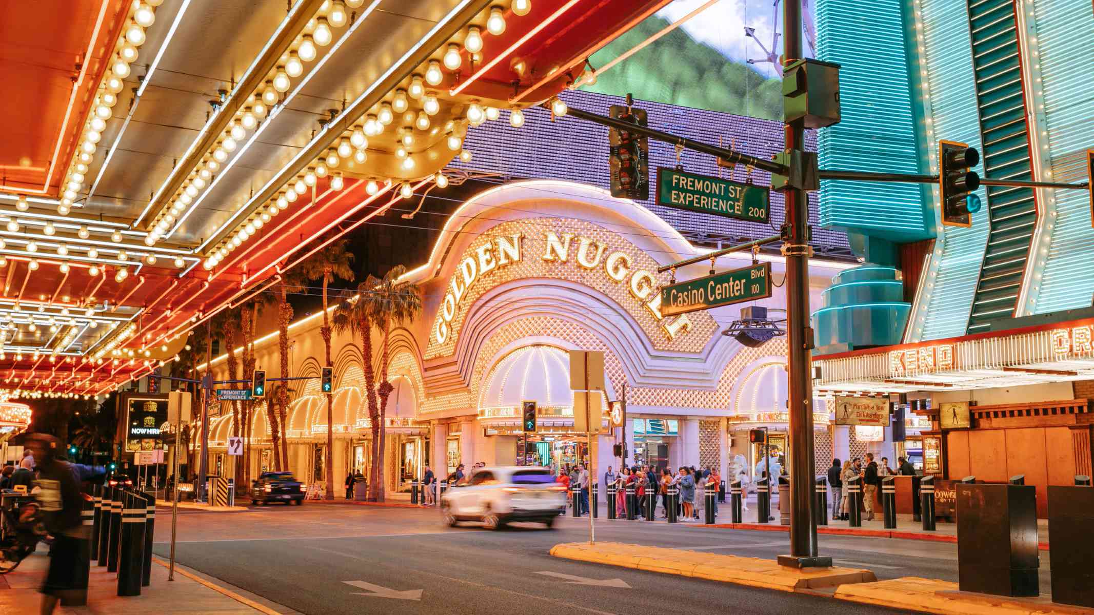las-vegas-fremont-street-retro-sin-city-vibes