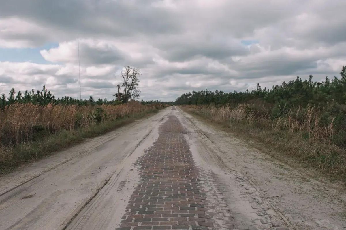Lost-Lanes-Hidden-Brick-Roads-Of-The-Midwest lost-lanes-hidden-brick-roads-of-the-midwest