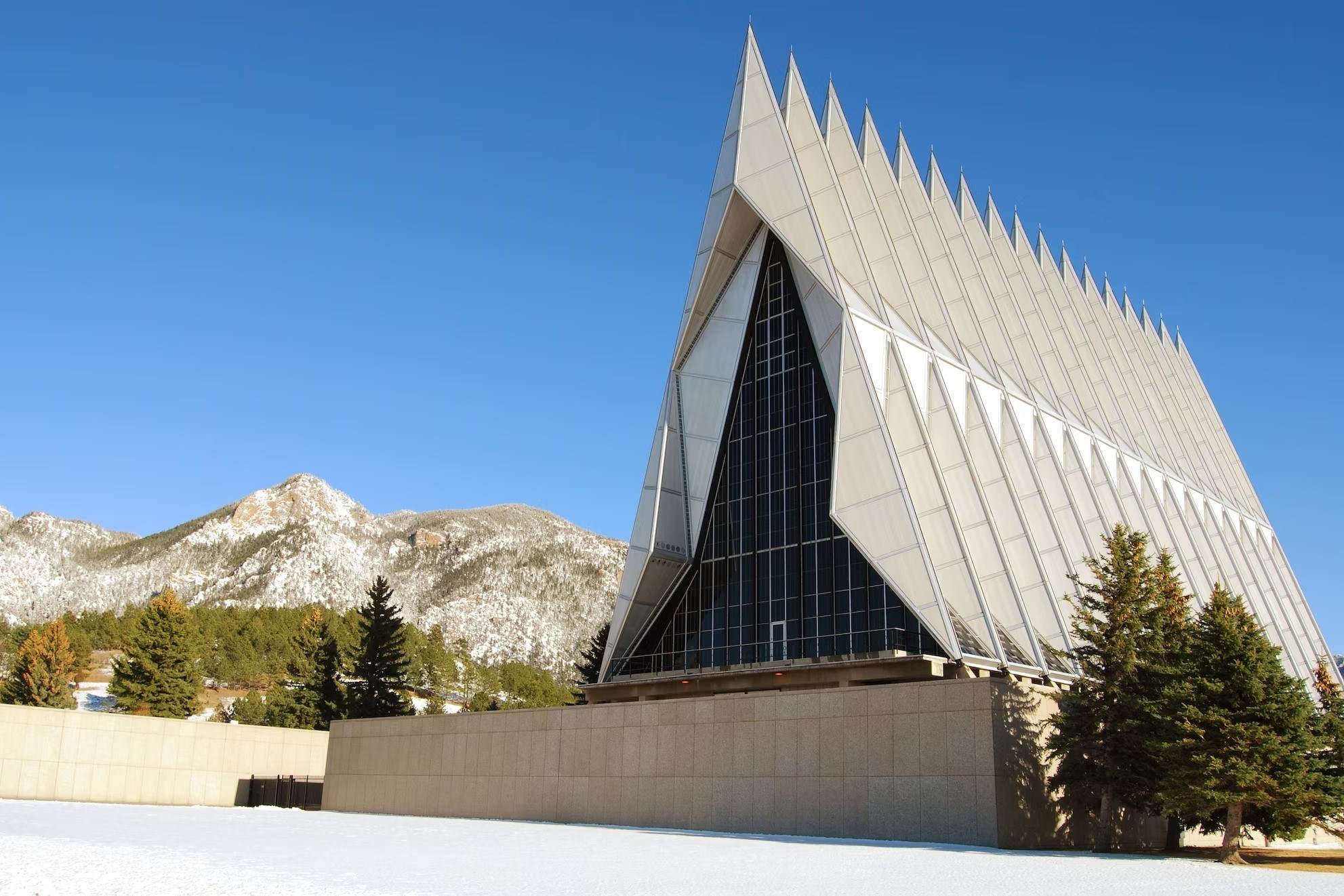 majestic-marvels-at-colorado-springs-air-force-academy-chapel
