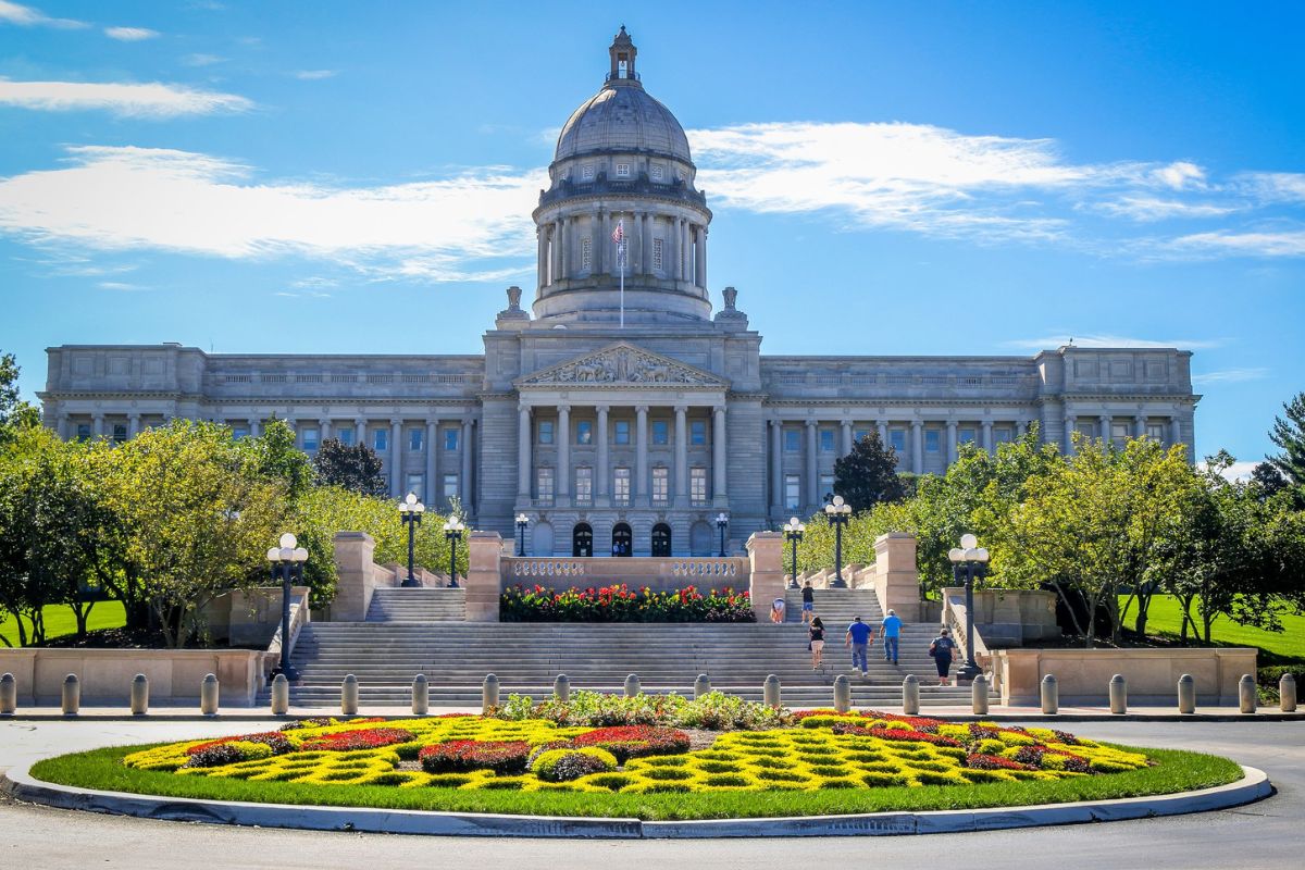 Majestic-Marvels-At-Frankfort8217s-State-Capitol majestic-marvels-at-frankforts-state-capitol