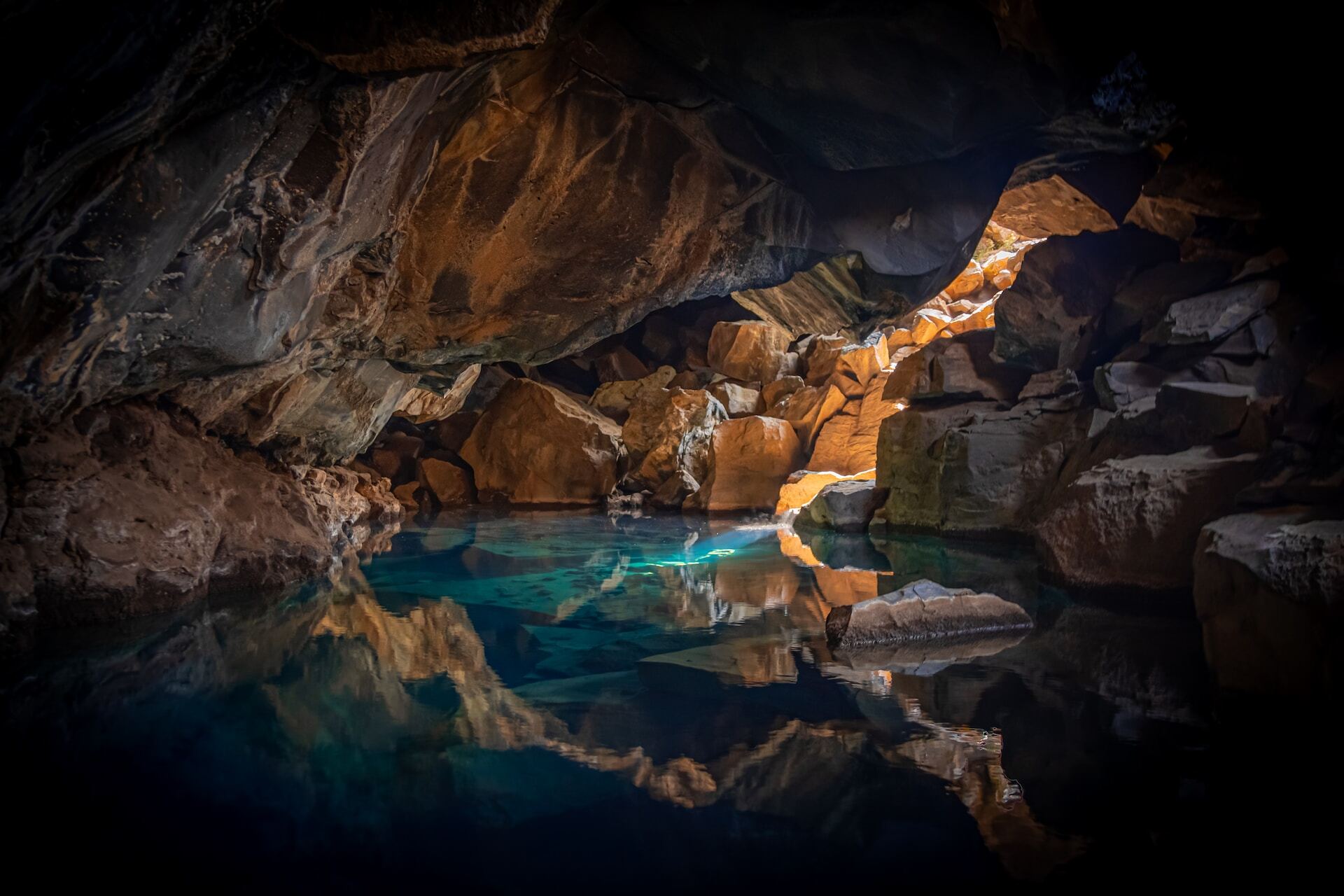 mark-twain-cave-dive-into-literary-history